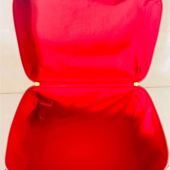 🔥HOST PICK 🔥❤️Estée Lauder❤️Cosmetics storage & Traveling beauty bag❤️New❤️ - Picture 2 of 3